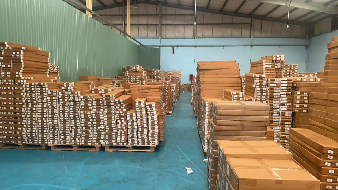 海外仓仓内货物存放区